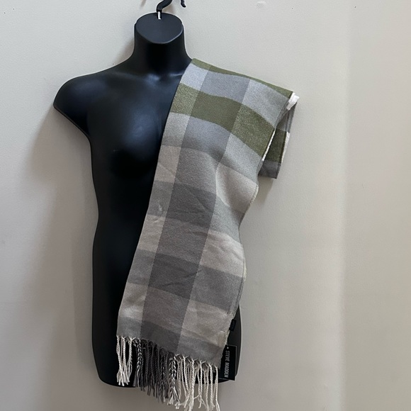 STEVE MADDEN BLANKET SCARF - Picture 1 of 3